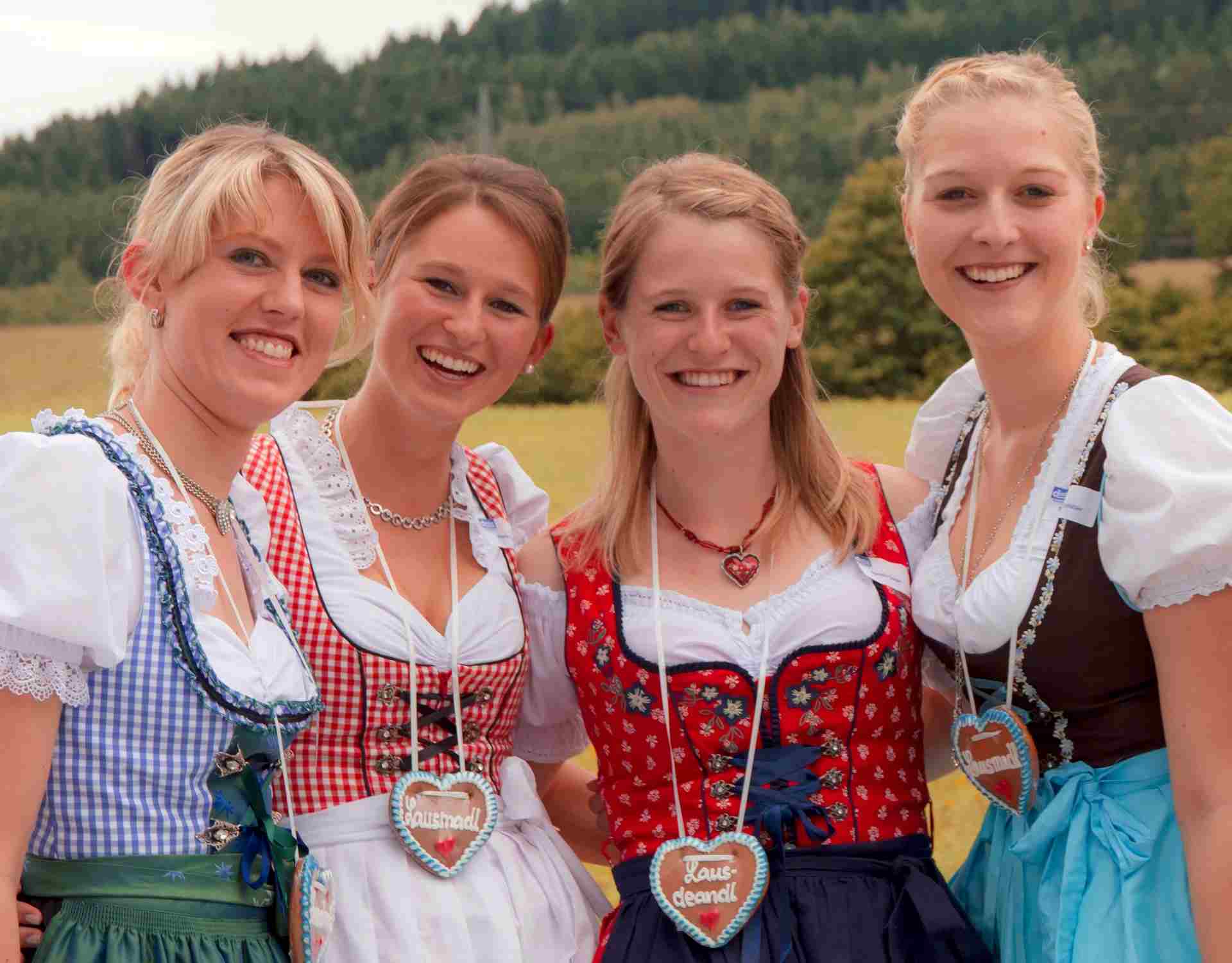 dirndl