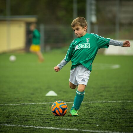 12 empfehlenswerte Sportarten für Schulkinder